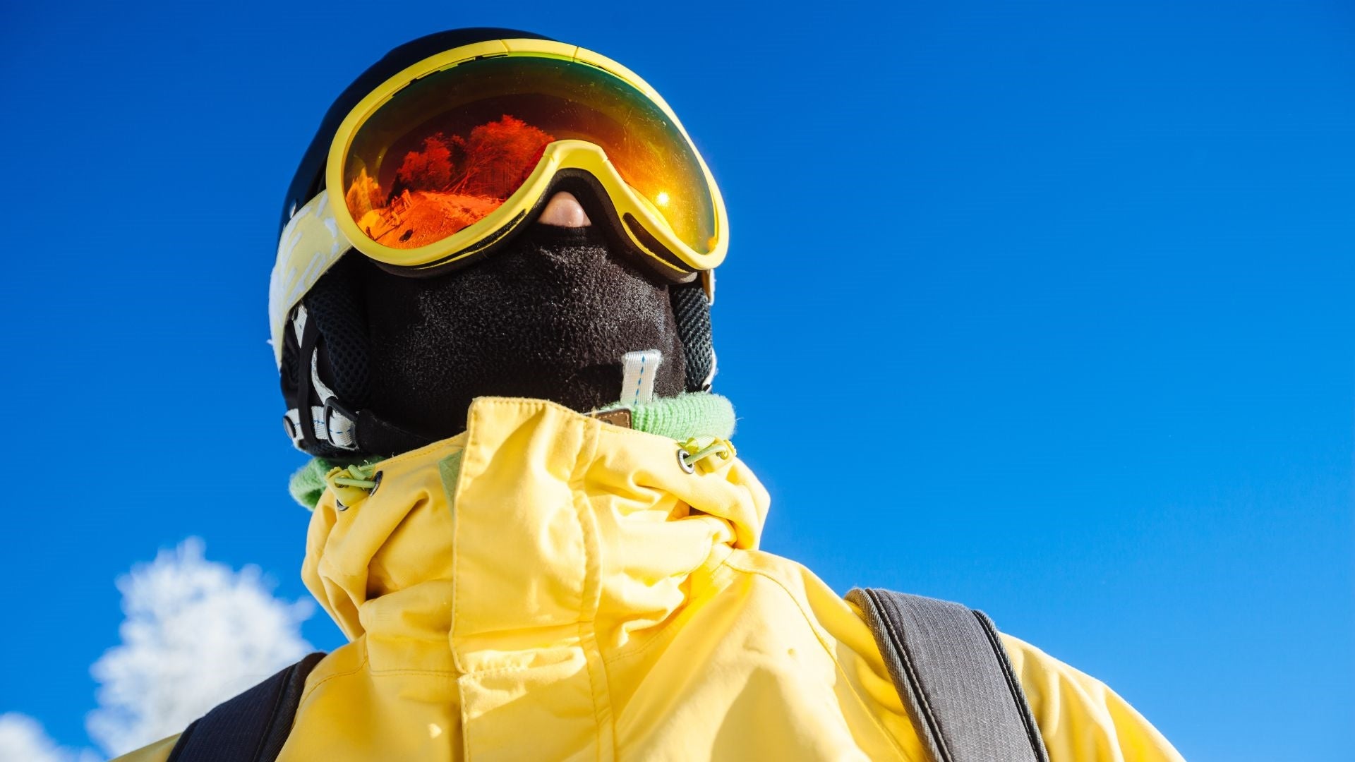 Choosing the Right Snowboard Goggles: Enhancing Vision and Style